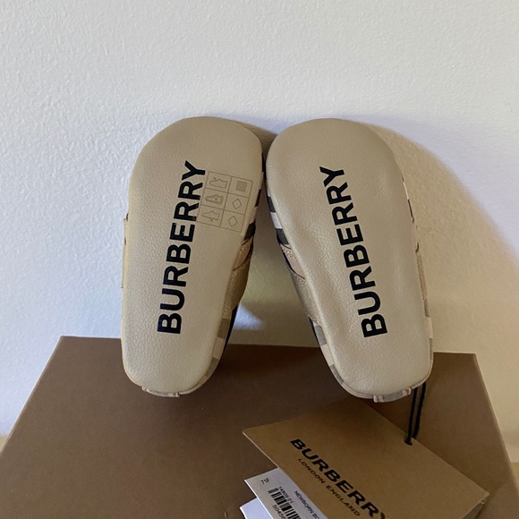 Burberry Infant Vintage Check Round Toe Sneakers size US1.5 / EU17 / 6-9… - Picture 12 of 14